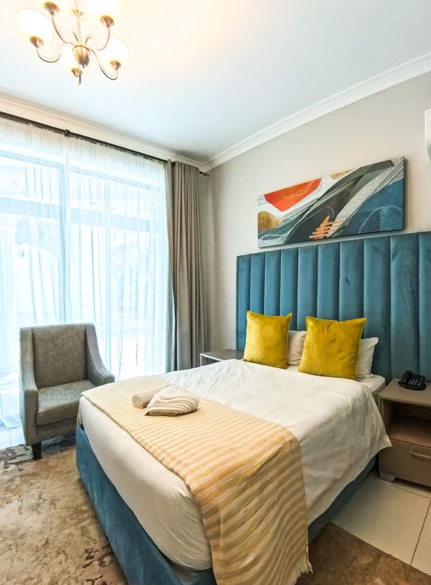 Comfortable Deluxe Room with city view